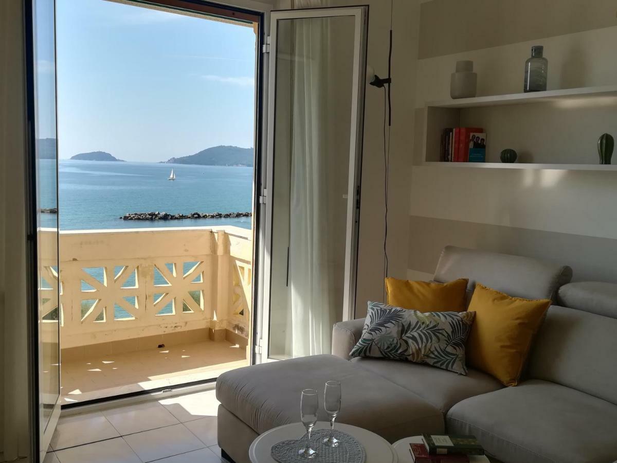 Il Faro Dei Poeti Appartement Lerici Buitenkant foto