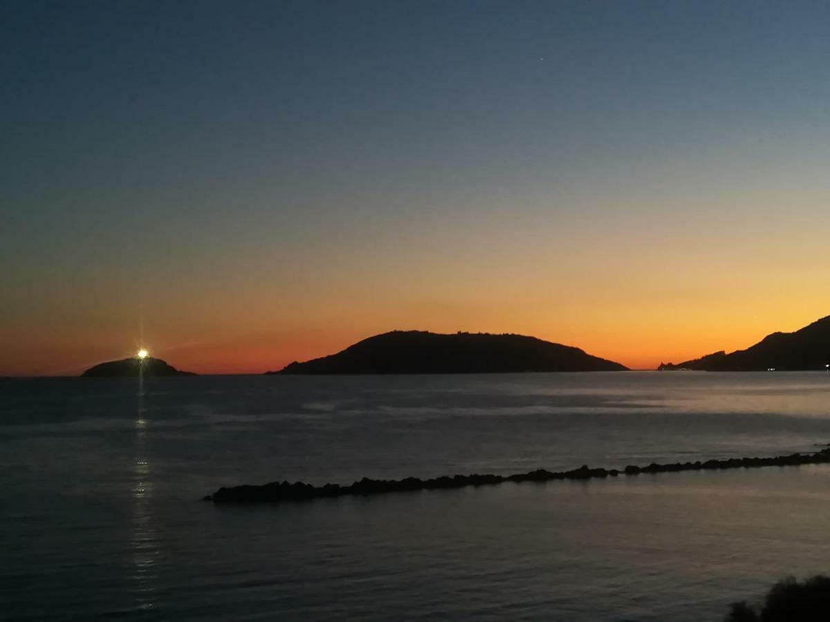 Il Faro Dei Poeti Appartement Lerici Buitenkant foto