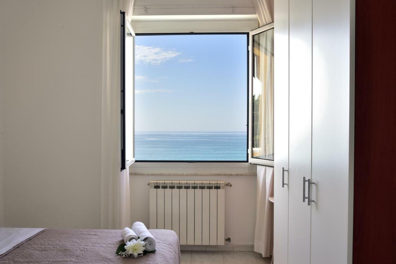 Il Faro Dei Poeti Appartement Lerici Buitenkant foto