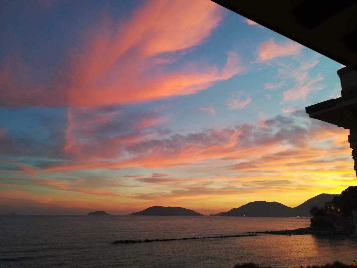 Il Faro Dei Poeti Appartement Lerici Buitenkant foto